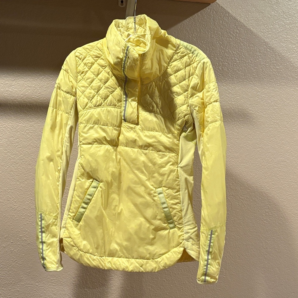 Lululemon what the fluff pullover jacket. Size 4
